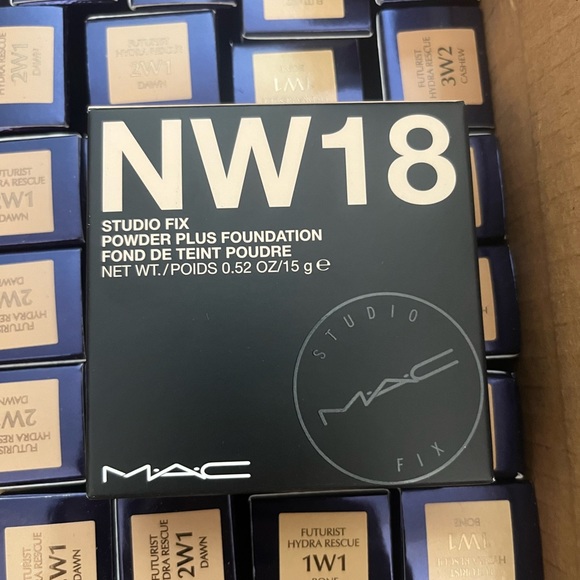 New original MAC Cosmetics Studio Fix Powder Plus Foundation - Picture 9 of 16